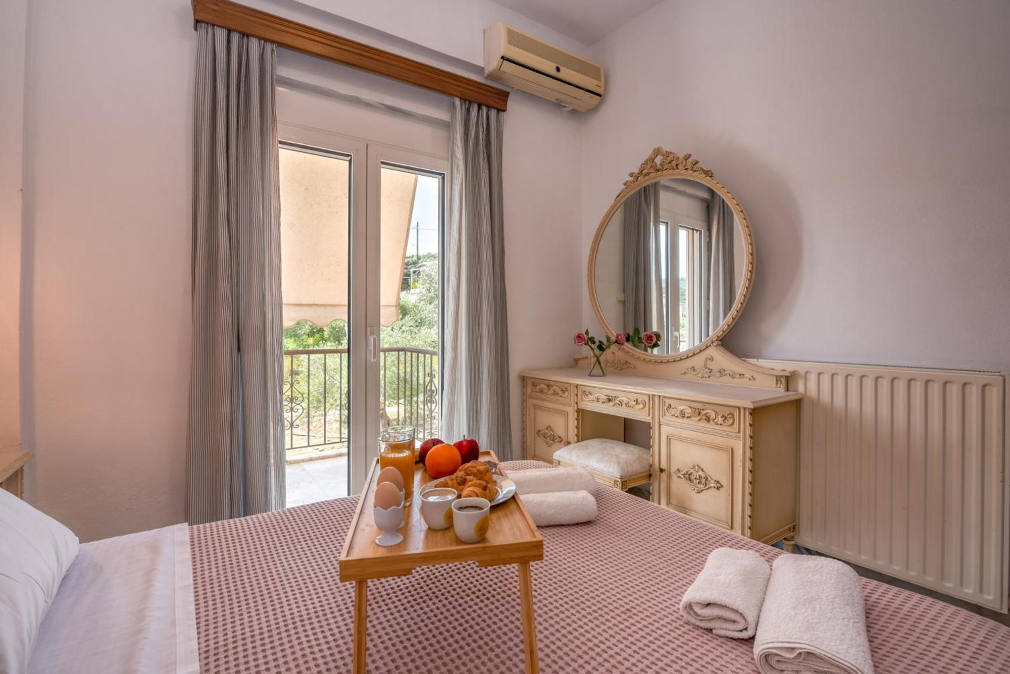 Vila Achilleas Deluxe Αpartment -Pet Friendly-Parking-Mountain View Kotsianá Exteriér fotografie
